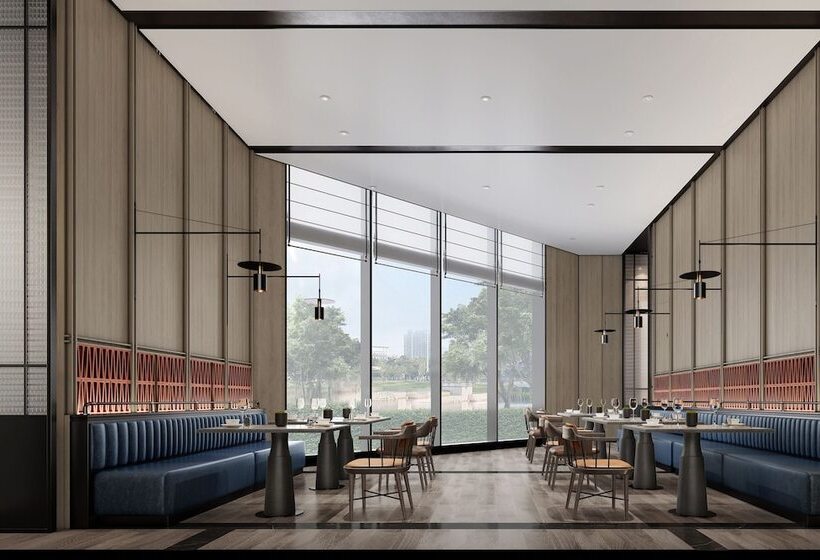 Отель Four Points By Sheraton Yangjiang City Center