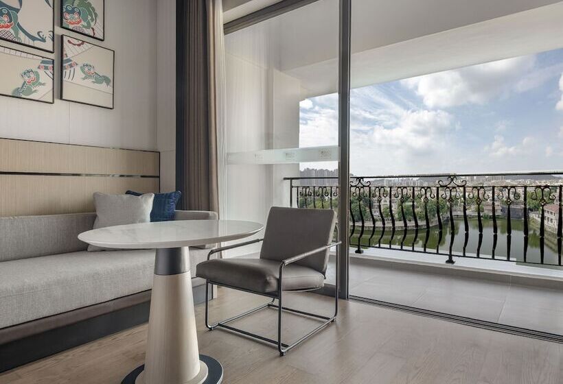 Отель Four Points By Sheraton Yangjiang City Center