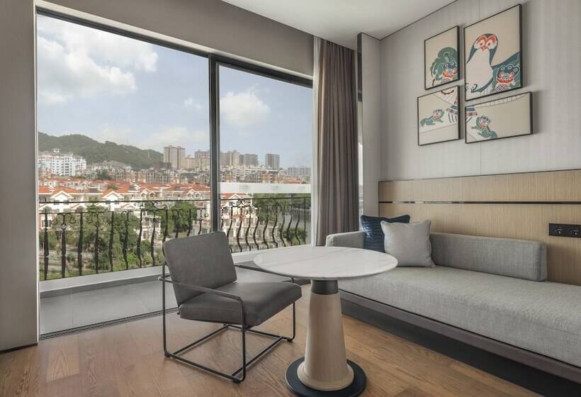 Отель Four Points By Sheraton Yangjiang City Center