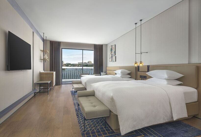 Отель Four Points By Sheraton Yangjiang City Center