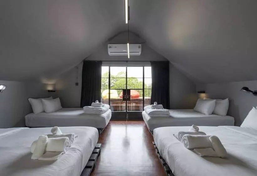 Hotelli Phrip Phri Luxury Pool Villas