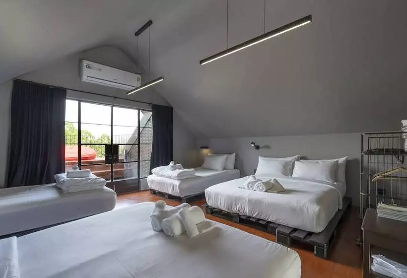 Hotelli Phrip Phri Luxury Pool Villas