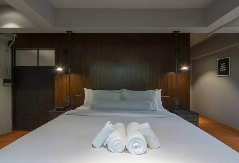 Hotelli Phrip Phri Luxury Pool Villas