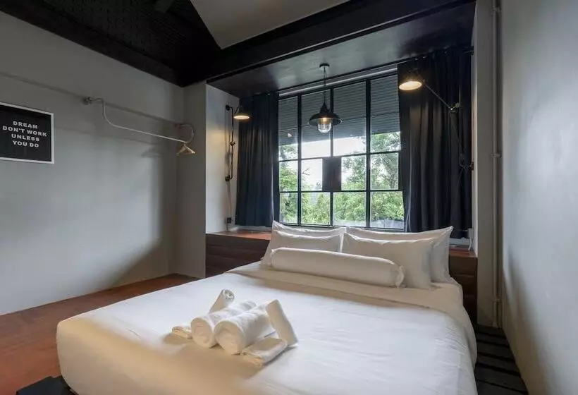 Hotelli Phrip Phri Luxury Pool Villas