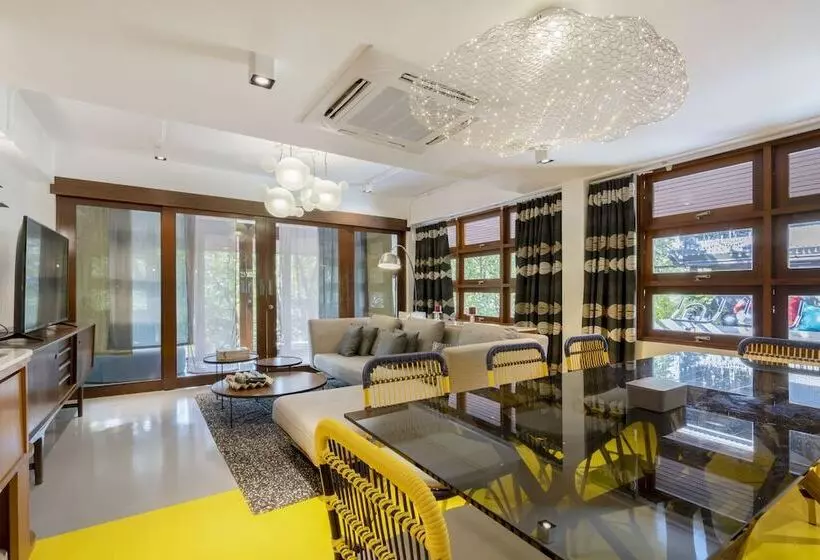 Hotelli Phrip Phri Luxury Pool Villas