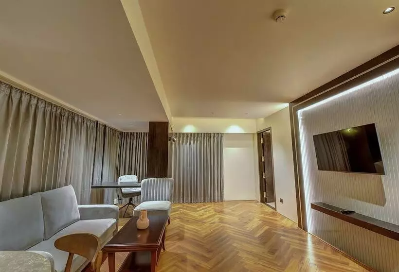 Hotelli Regenta Central Javaji Mysore