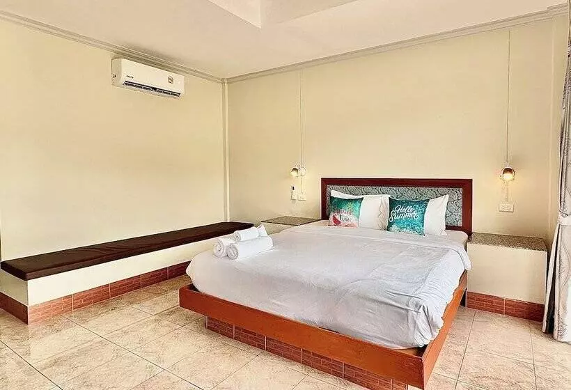 Hotelli Tri's Miracle Kata Beach Side