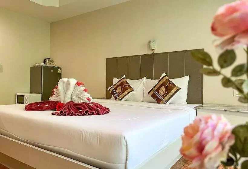 Hotelli Tri's Miracle Kata Beach Side