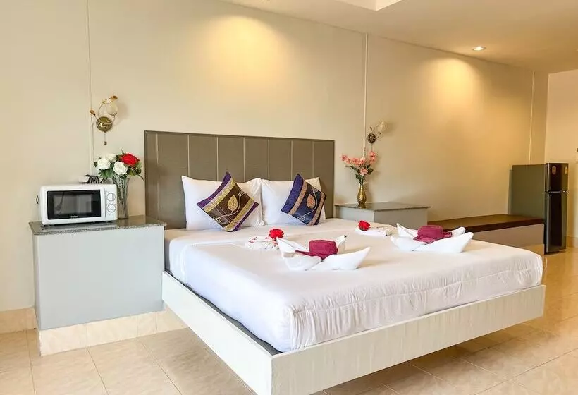 Hotelli Tri's Miracle Kata Beach Side