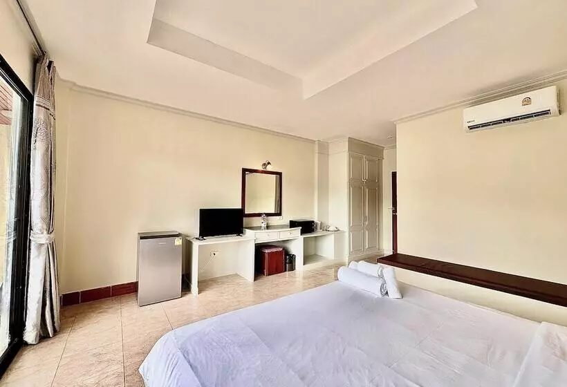 Hotelli Tri's Miracle Kata Beach Side