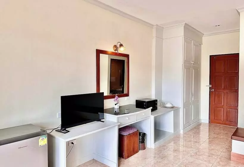 Hotelli Tri's Miracle Kata Beach Side