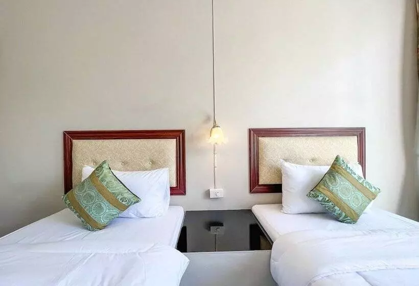 Hotelli Tri's Miracle Kata Beach Side