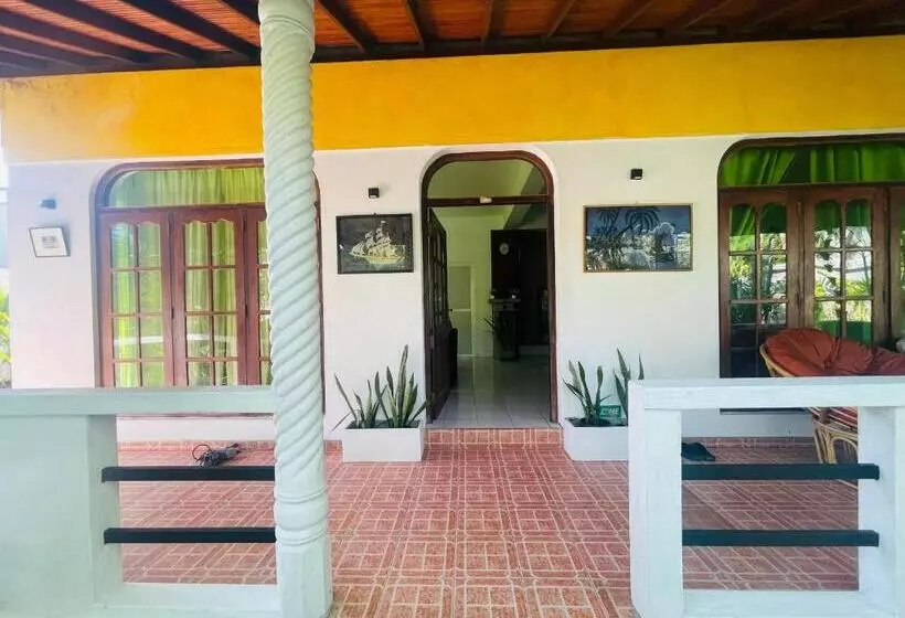 ペンション Bougain Villa Guesthouse