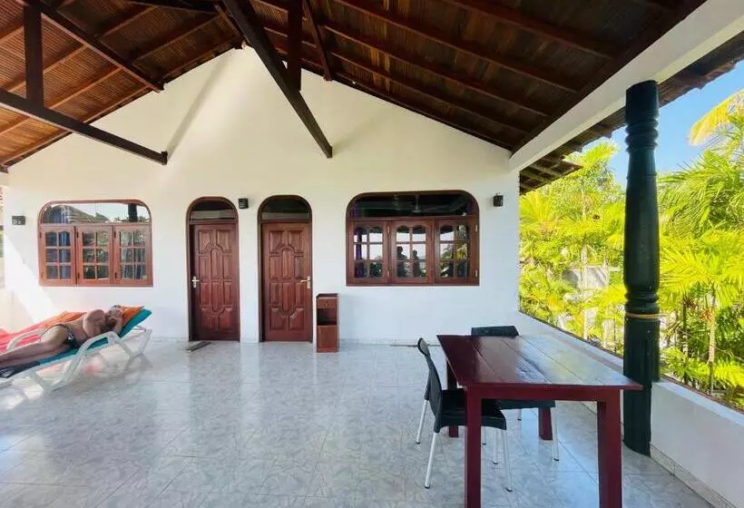 ペンション Bougain Villa Guesthouse