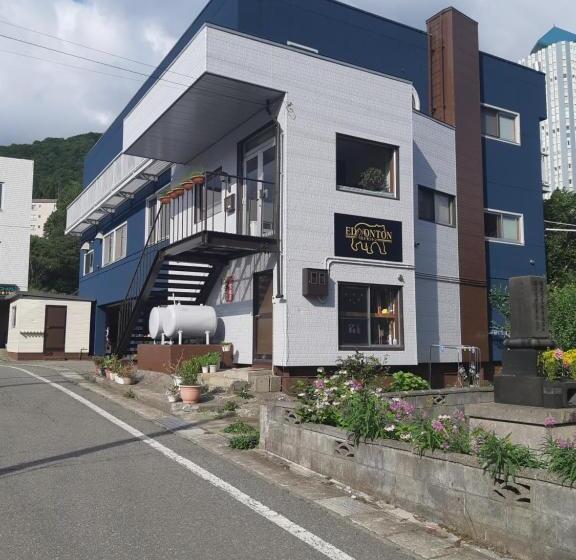 פנסיון Lodge Edmonton