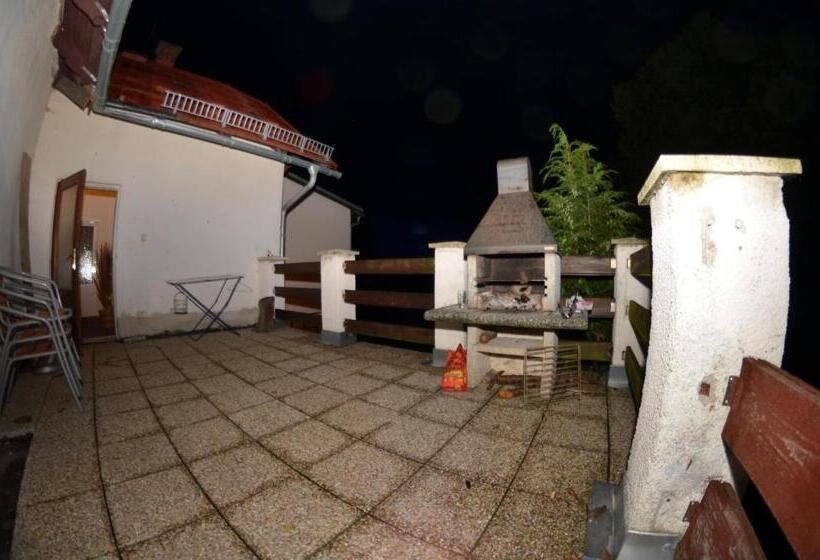 פנסיון Relax House