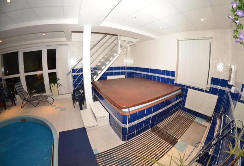 פנסיון Relax House