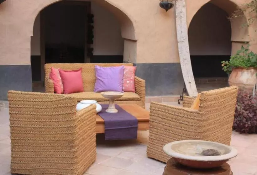 ペンション Riad El Koudia