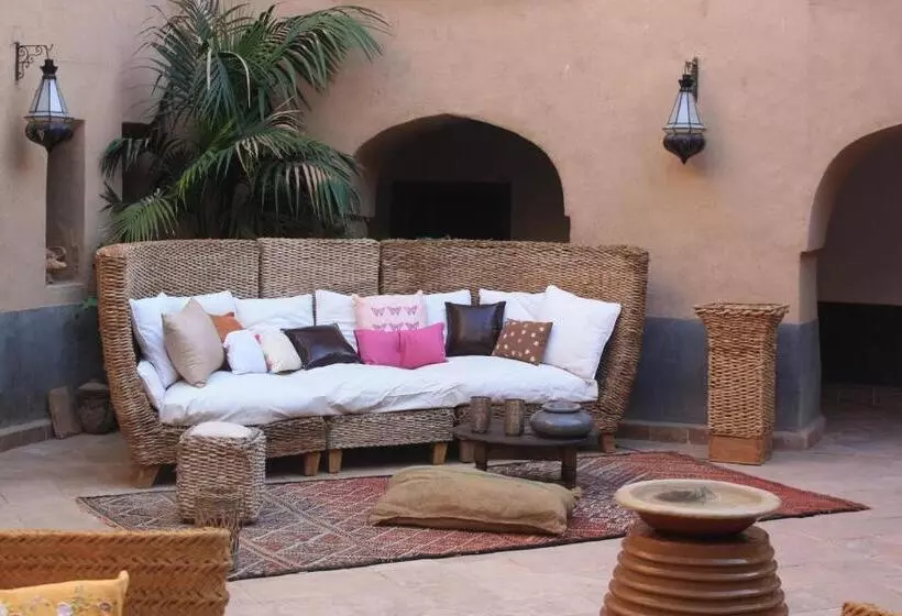 ペンション Riad El Koudia