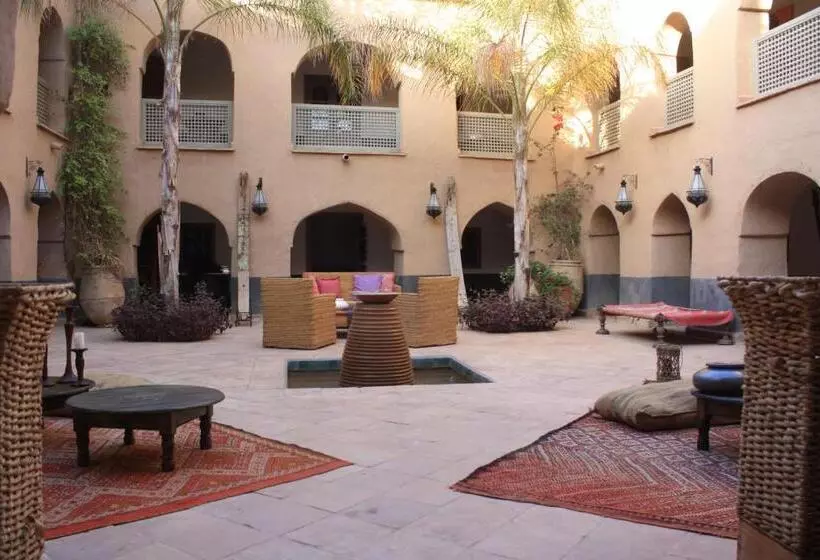 ペンション Riad El Koudia