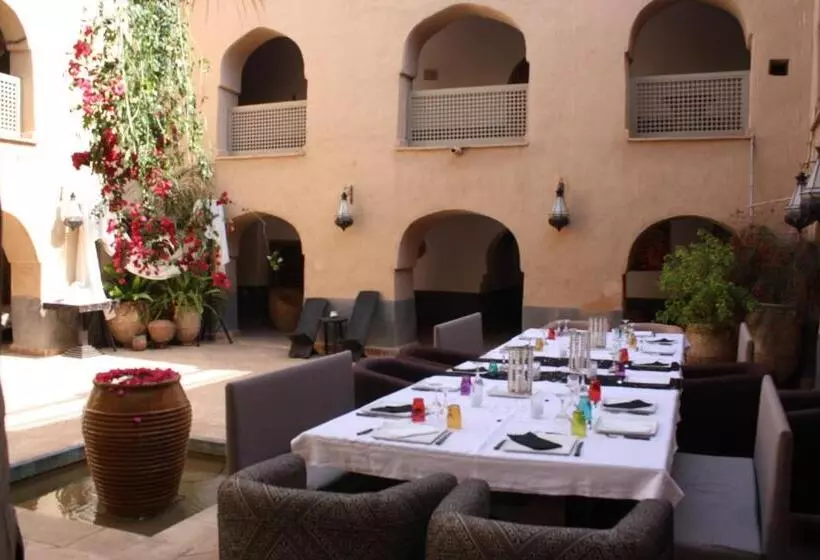 ペンション Riad El Koudia