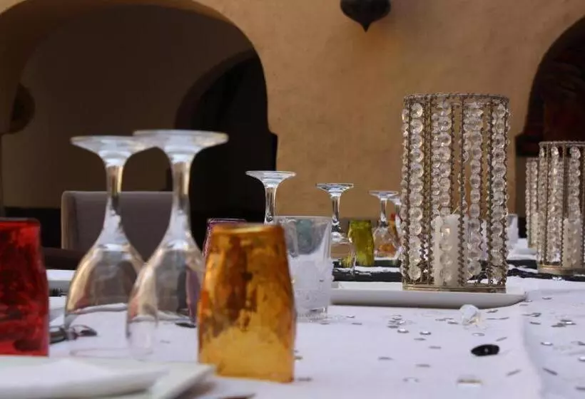 ペンション Riad El Koudia