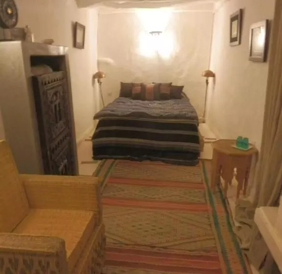 ペンション Riad El Koudia