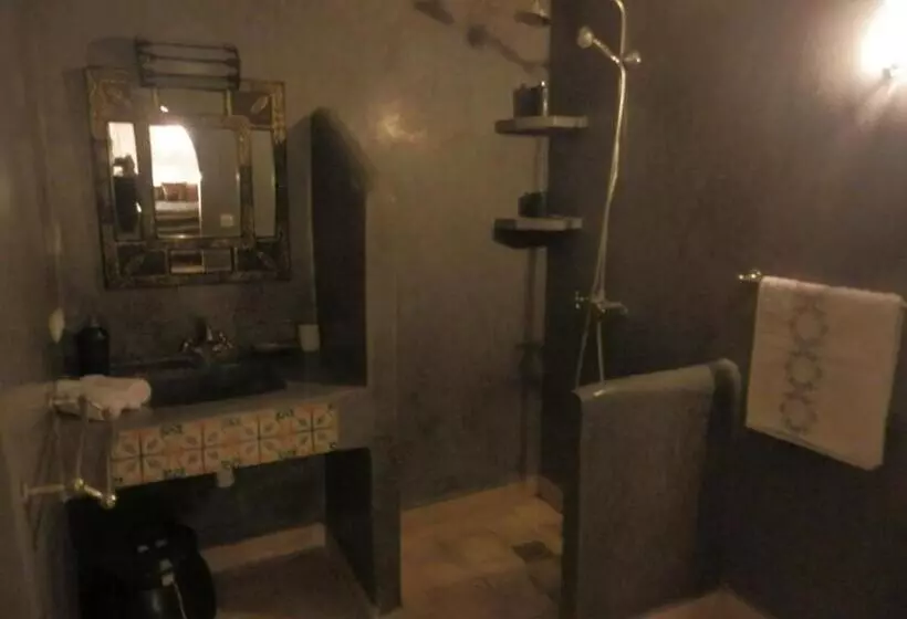 ペンション Riad El Koudia