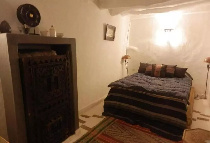 ペンション Riad El Koudia
