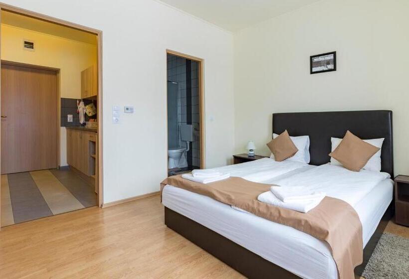 بنسيون Tölgyfa Vendégház