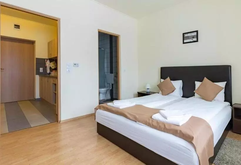 ペンション Tölgyfa Vendégház