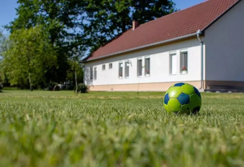 ペンション Tölgyfa Vendégház