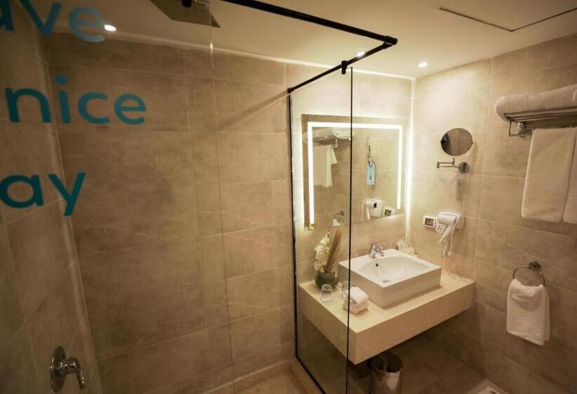 استراحتگاه Calimera Blend Paradise