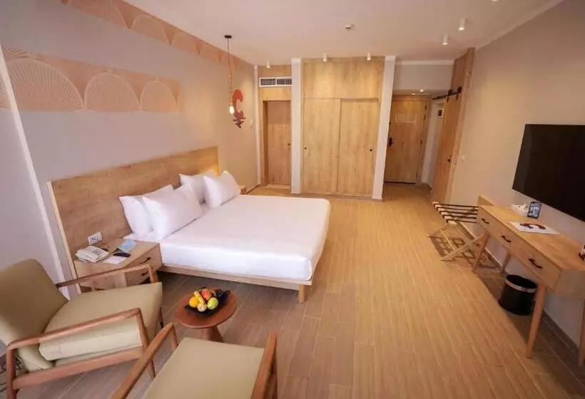 استراحتگاه Calimera Blend Paradise