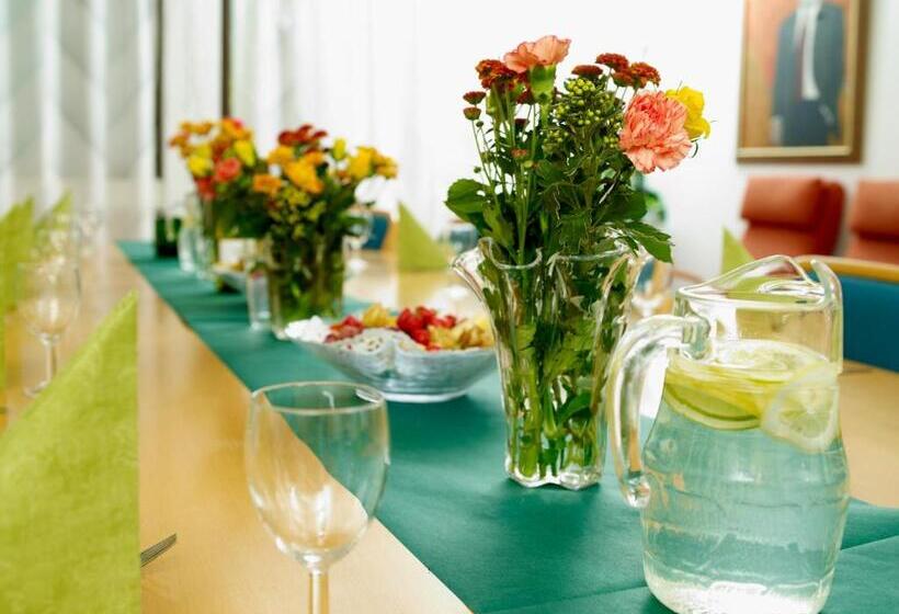 Summer Hotel Tähtelä, Alkio Opisto