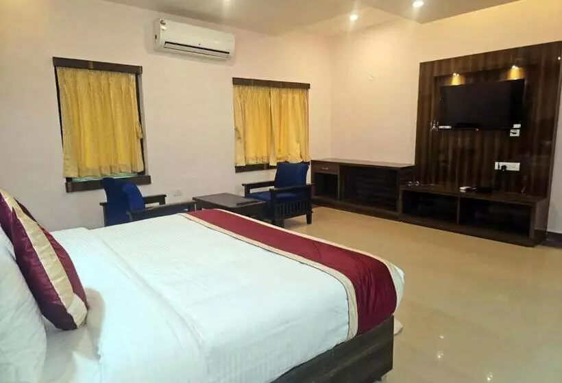 Aarunya Hotel And Resort