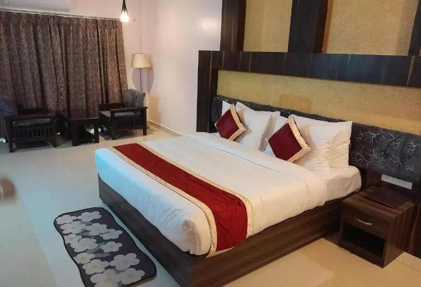 Aarunya Hotel And Resort