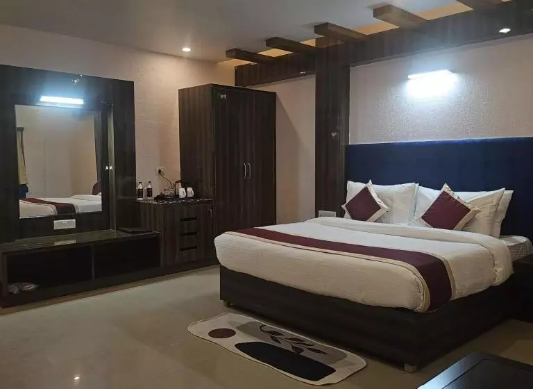 Aarunya Hotel And Resort