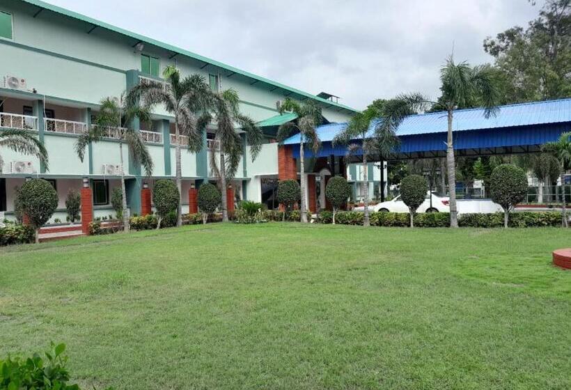 Aarunya Hotel And Resort