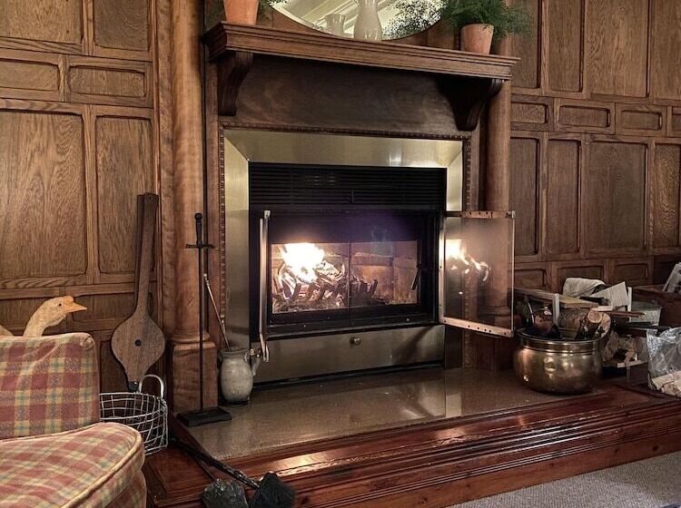 פונדק Auberge Val Carroll