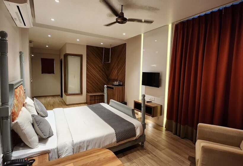 Hotel Alwar Vanyaevilas