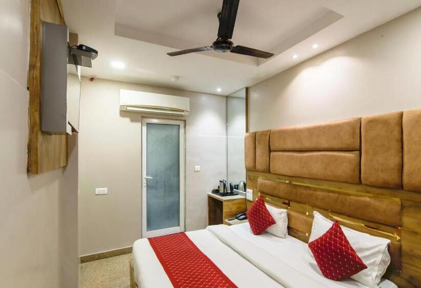 호텔 Anand   New Delhi