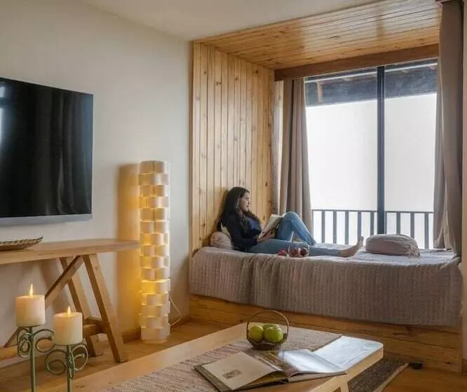 هتل Avalon Cottages Kanatal
