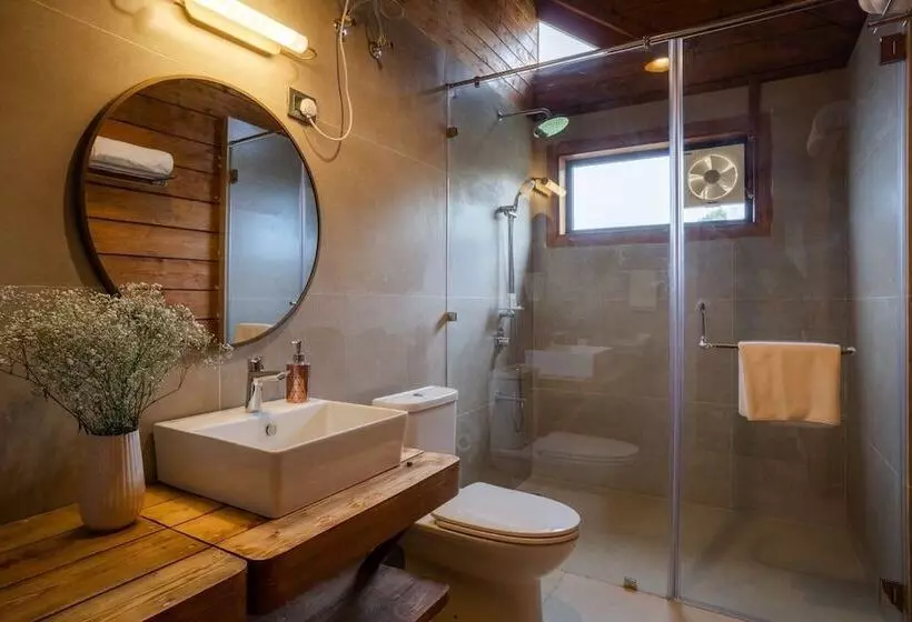هتل Avalon Cottages Kanatal