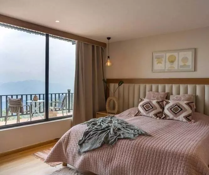 هتل Avalon Cottages Kanatal
