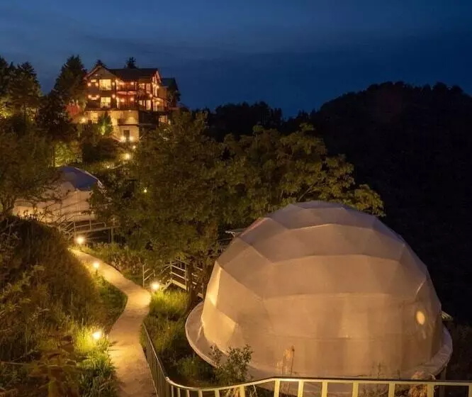 هتل Avalon Cottages Kanatal