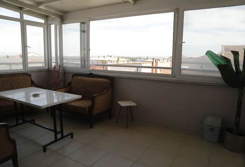 ホテル Nemesis Co Apart