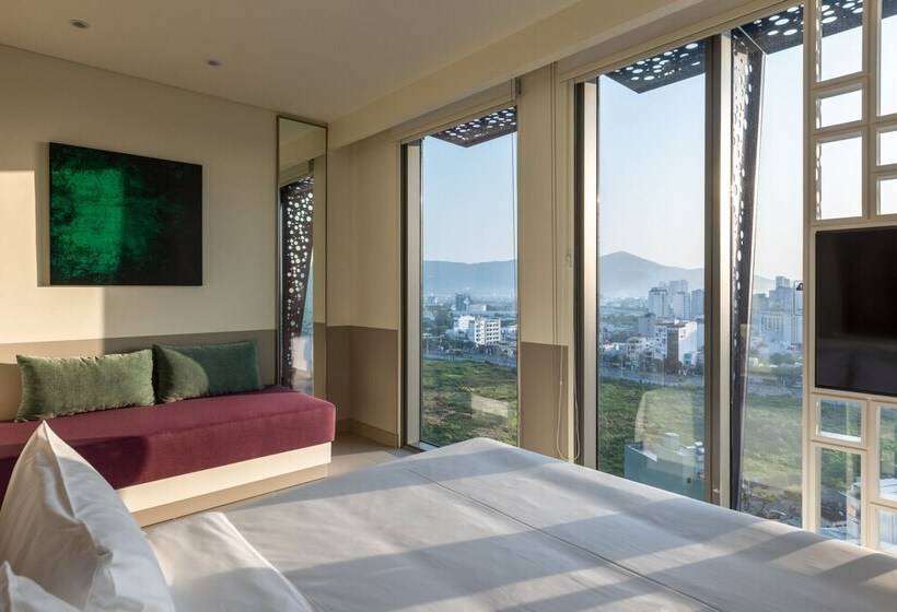 Wink Hotel Tuy Hoa Beach