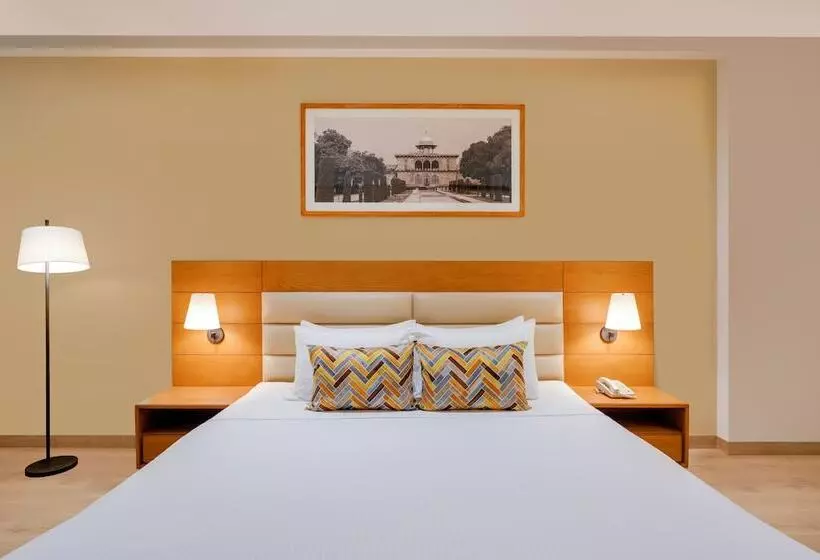 Lemon Tree Hotel Agra