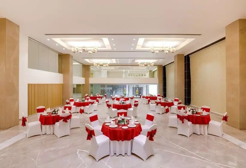 Lemon Tree Hotel Agra